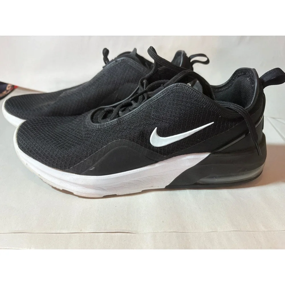 Nike Air‎ Max Training Shoes Sneakers Black White Athletic Comfort Walker
